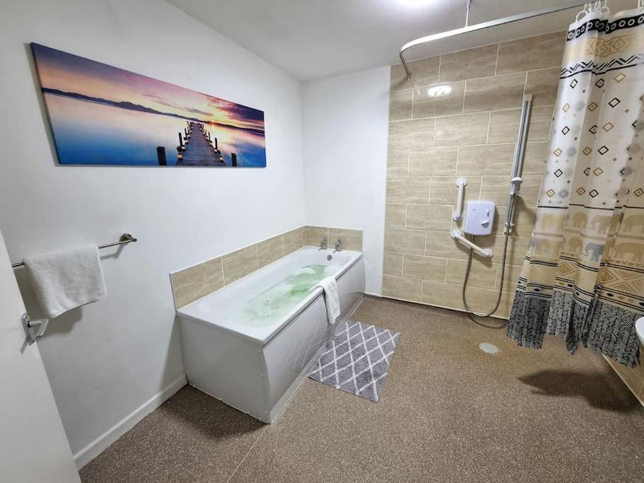 *C.Sani* Setup For Your Most Relaxed & Amazing Stay + Free Parking + Free Fast Wifi * Лидс Экстерьер фото